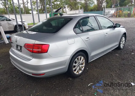 2015 Volkswagen Jetta 1.8T Se z USA, uszkodzony, nr VIN 3VWD17AJ5FM248827